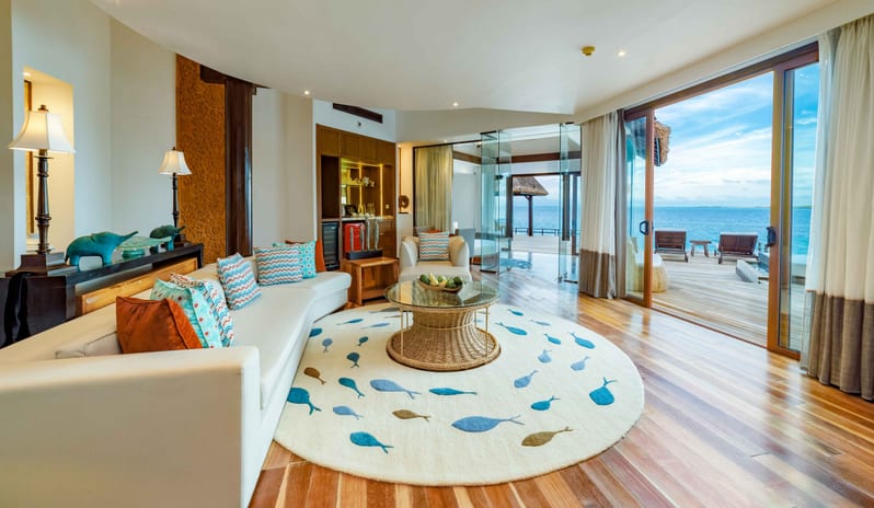 OZEN-RESERVE-BOLIFUSHI-Private-Ocean-RESERVE-Living-Room-scaled