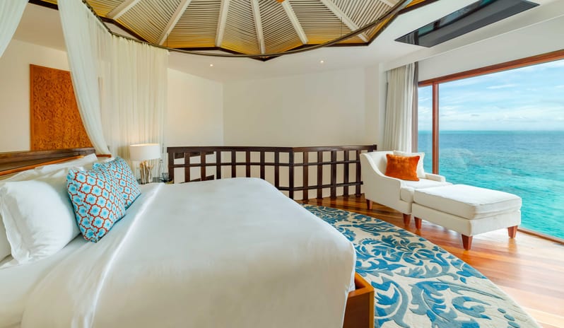 OZEN-RESERVE-BOLIFUSHI-Private-Ocean-RESERVE-Master-Bedroom-scaled