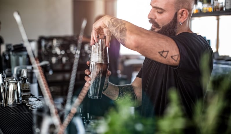 OKU-Kos-laidback-luxury-hotel-beach-club-bar-cocktialby_Georg-Roske_134_LowRes