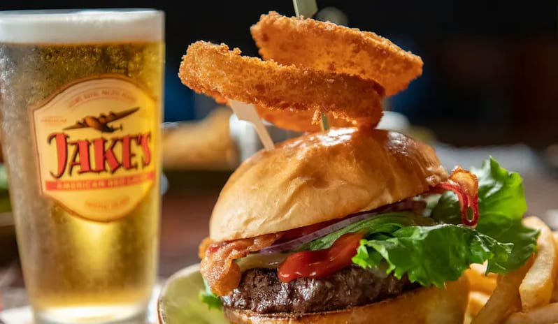 Loews-Pacific-Resort-Universal-Orlando-Jakes-American-Bar-Beer-and-Burger