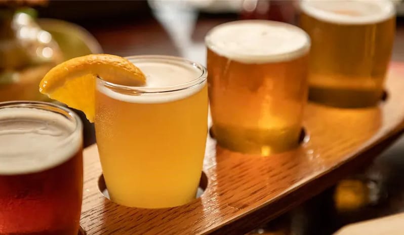 Loews-Pacific-Resort-Universal-Orlando-Jakes-American-Bar-Beer