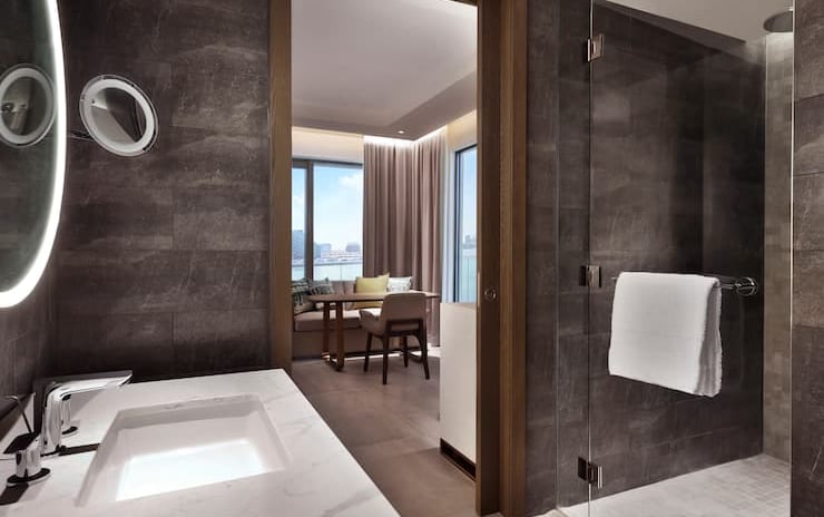 king-deluxe-bathroom_001