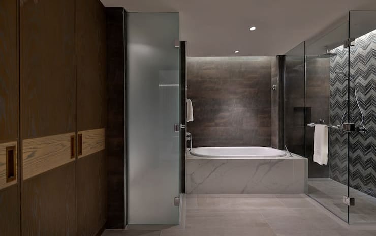 one-bedroom-suite-bathroom-2_001