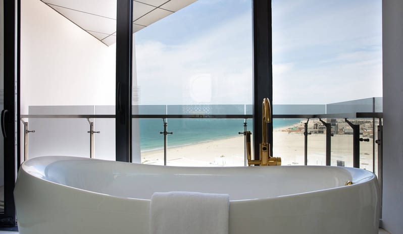 high_resolution_300dpijumeirahatsaadiyatislandresortsaadiyatsuitebathroom1