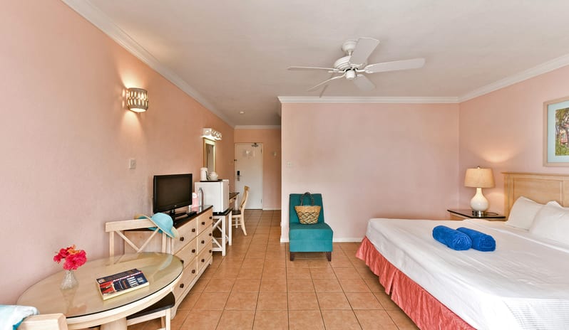 46-room-mixed-view-in