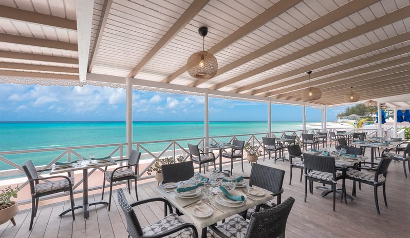 55-reef-bar-and-grill-deck