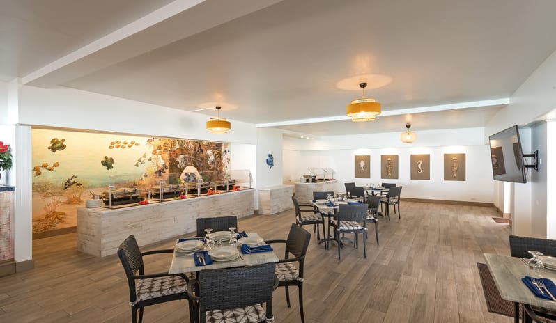 62-reef-bar-and-grill-inside