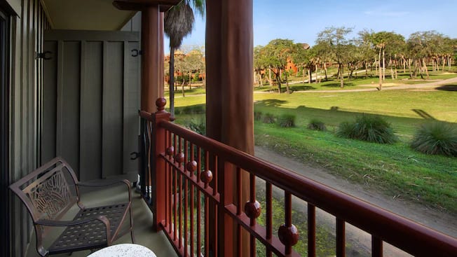Animal-Kingdom-Lodge-Savanna-View-King-View
