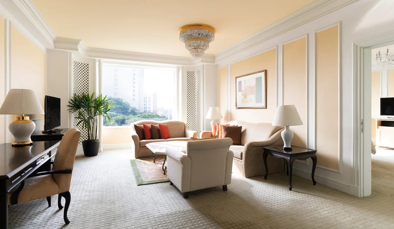 Shangri-La-Singapore-Deluxe-Suite-Living-Room