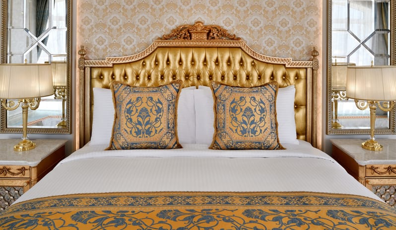 middle-east-holidays-dubai-raffles-the-palm-dubai-deluxe- room