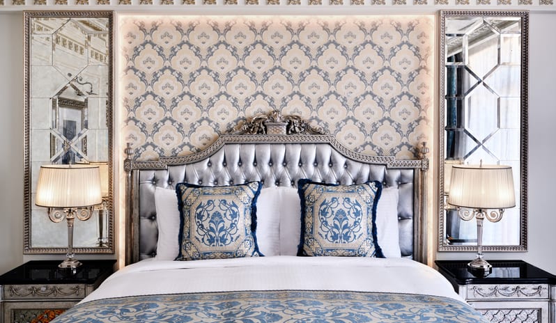 middle-east-holidays-dubai-raffles-the-palm-dubai-deluxe- room