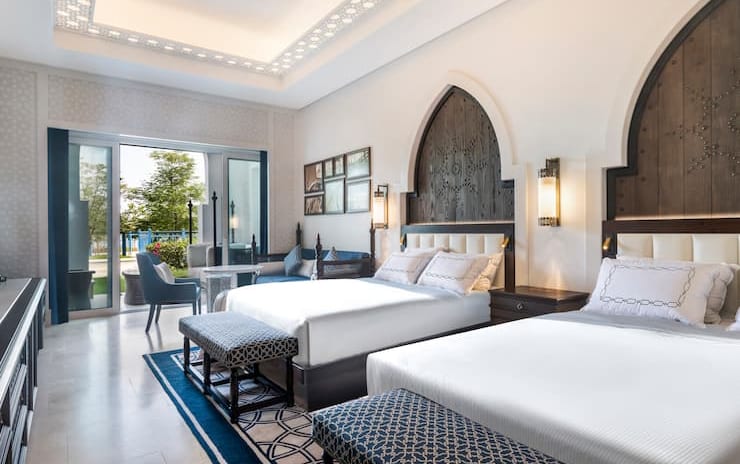 2-hotel-guest-room