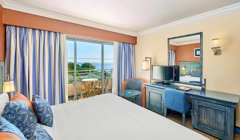 Bedroom sea view