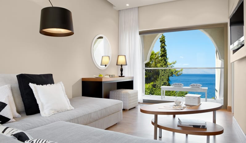 Suite-Sea-View-Living-area