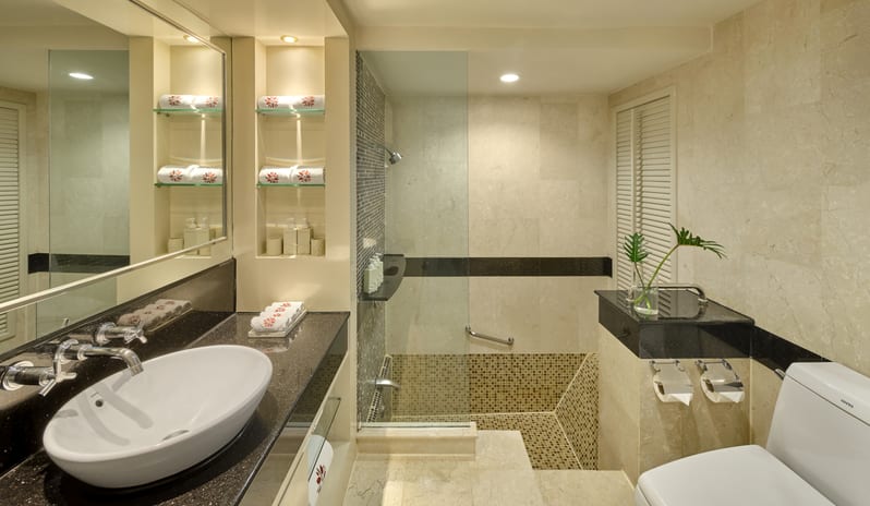 6---Angsana-Laguna-Phuket-Laguna-Poolside-Room