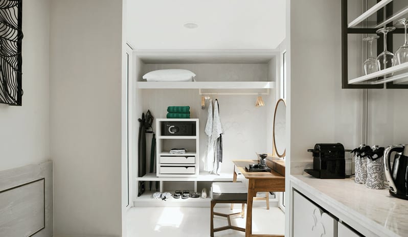 Beachfront-Pool--Villa