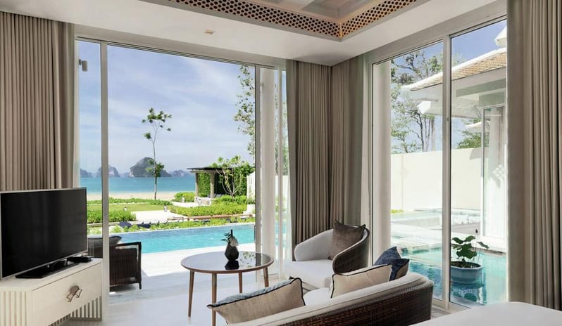 Presidential--Beachfront-Pool--Villa