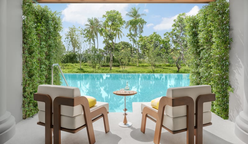 Deluxe Pool Access Room