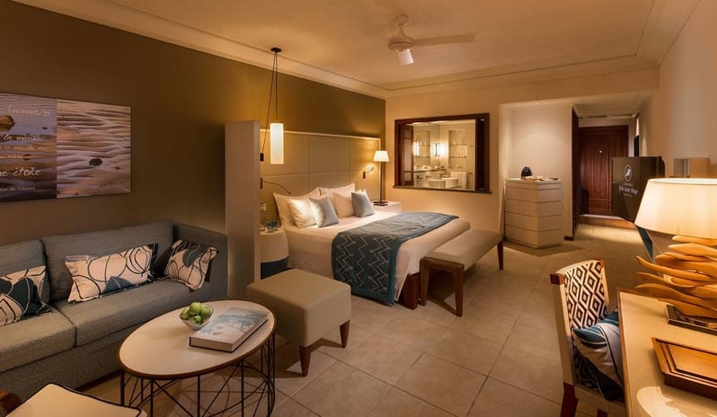 belle-mare-plage-2016-junior-suite-bedroom-01