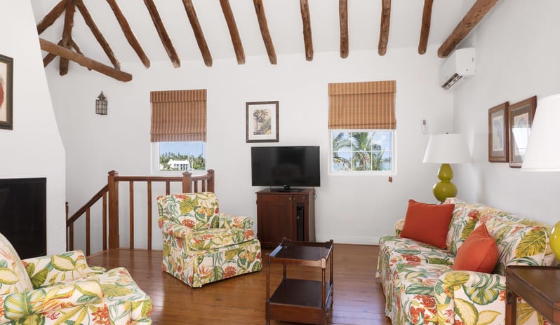 Three Bedroom Full Kitchen Water View Cottage