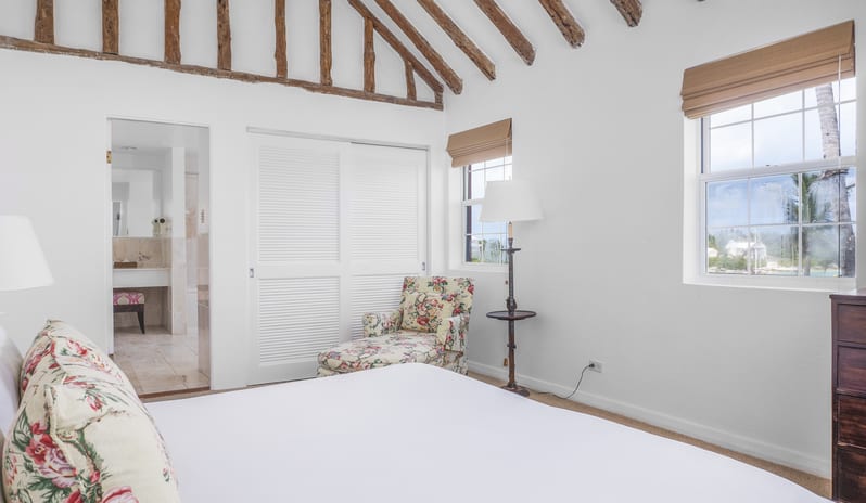 Three Bedroom Full Kitchen Water View Cottage