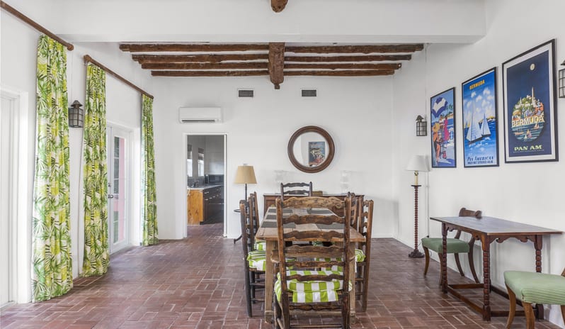 Three Bedroom Full Kitchen Water View Cottage