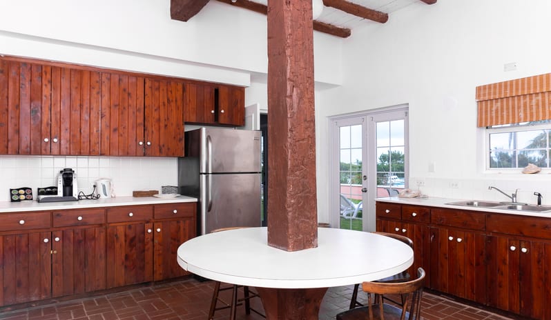 Three Bedroom Full Kitchen Water View Cottage