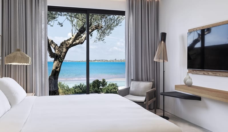 WOW Beachfront Infinity One Bedroom Suite