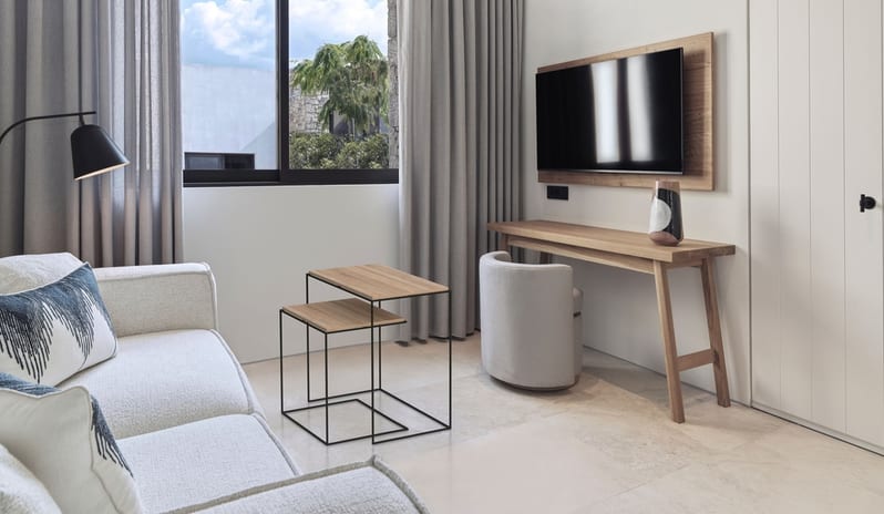 WOW Beachfront Infinity Three Bedroom Villa