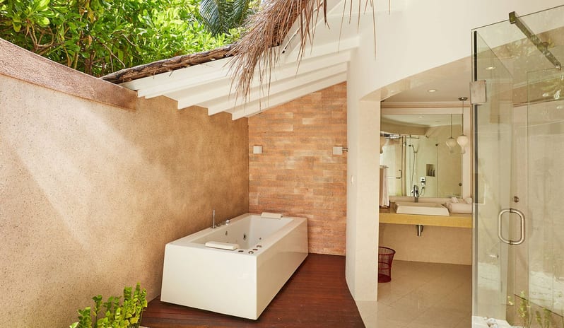 Jacuzzi Deluxe Beach Villa