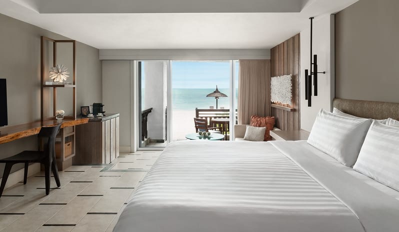 Coral Deluxe Beach Access Family Room