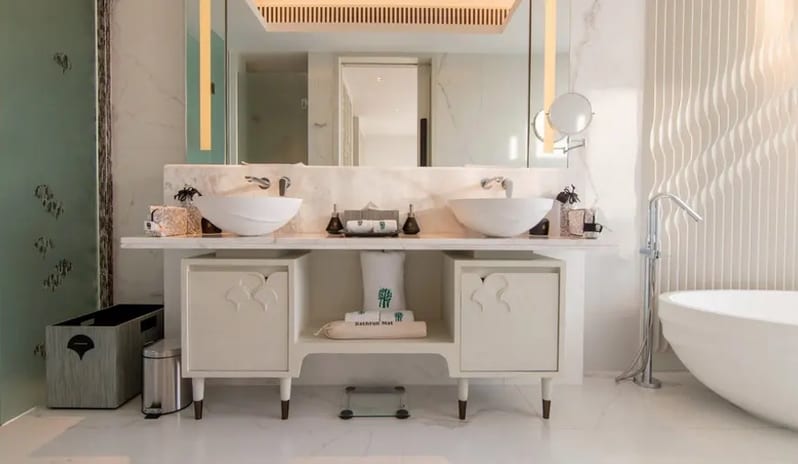 Deluxe-Garden-Bathroom-1_920-x518