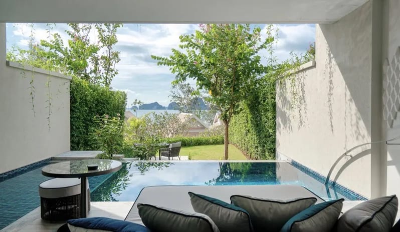 Deluxe-Garden-Pool-Suite-3_920-x518