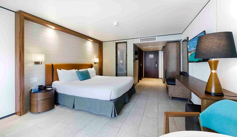 Sonesta Maho Beach Resort - Pool Ocean View Room