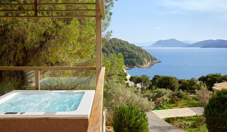 Nest infinity Upper Floor Interconnected Suite Hot Tub