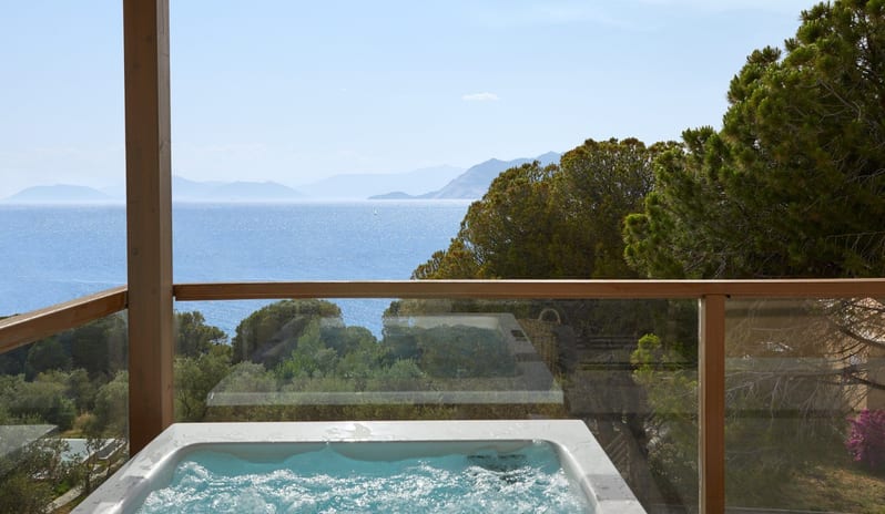 Nest infinity Upper Floor Junior Suite hot tub