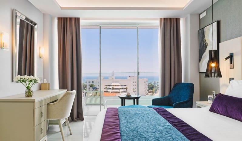 Deluxe Pool & Garden View Room