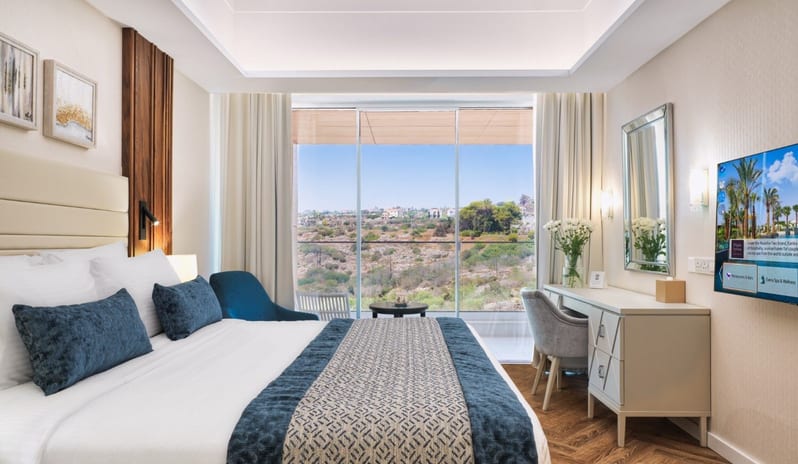 Junior Suite Inland View