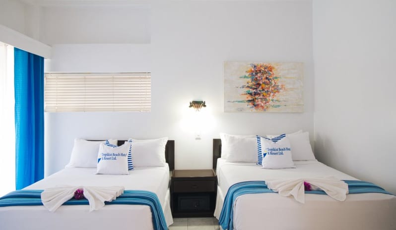 Standard-Room-Pool-View-1__FitMaxWzE2MDAsMTYwMF0_FitMaxWzEwMjQsNjg3XQ