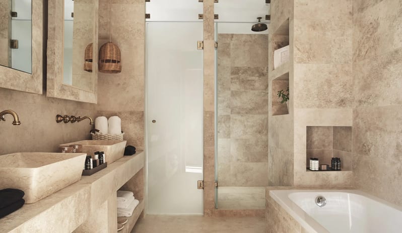 Honeymoon Suite Sea View with Outdoor Jetted Tub