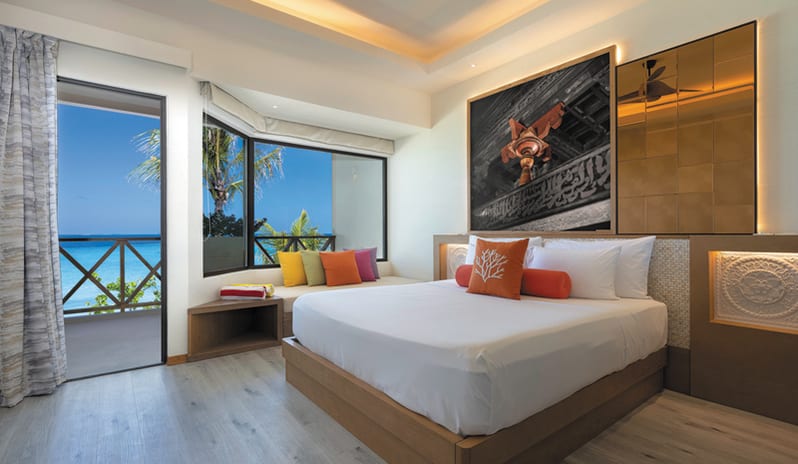 OBLU-XPERIENCE-AILAFUSHI-OCEAN-VIEW-FAMILY-ROOM-BEDROOM-WITH-VIEW-800x520-1_001