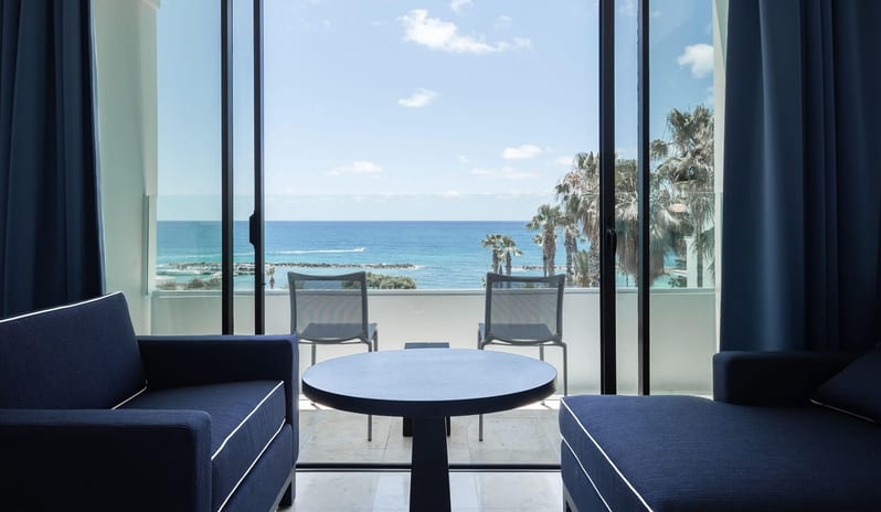 JUNIOR SUITE CONNECTING WITH VERANDA SEA VIEW ROOM