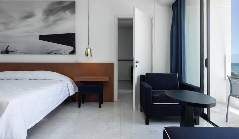 JUNIOR SUITE CONNECTING WITH VERANDA SEA VIEW ROOM