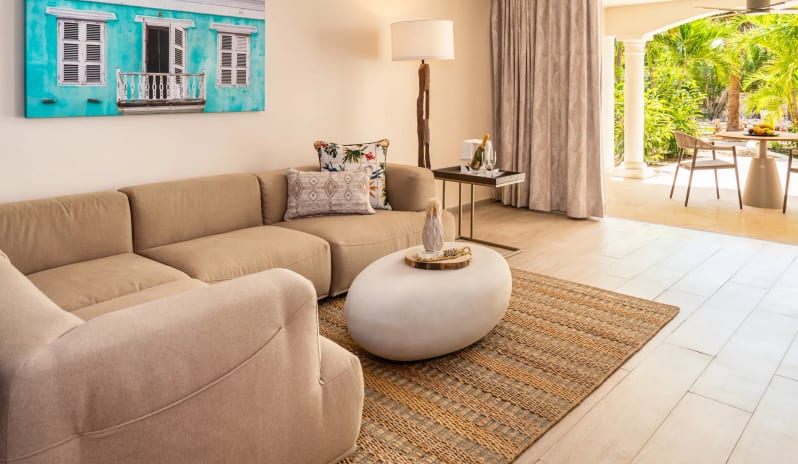 Master Suite Tropical Garden View