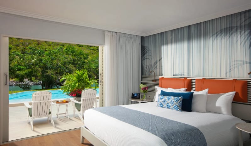 Preferred Club Junior Suite Marina Swim Out