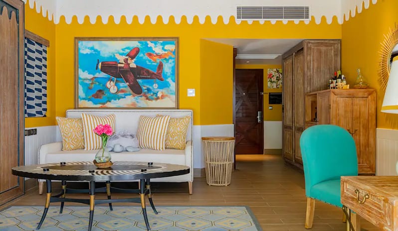 Grand Beach Villa with Pool