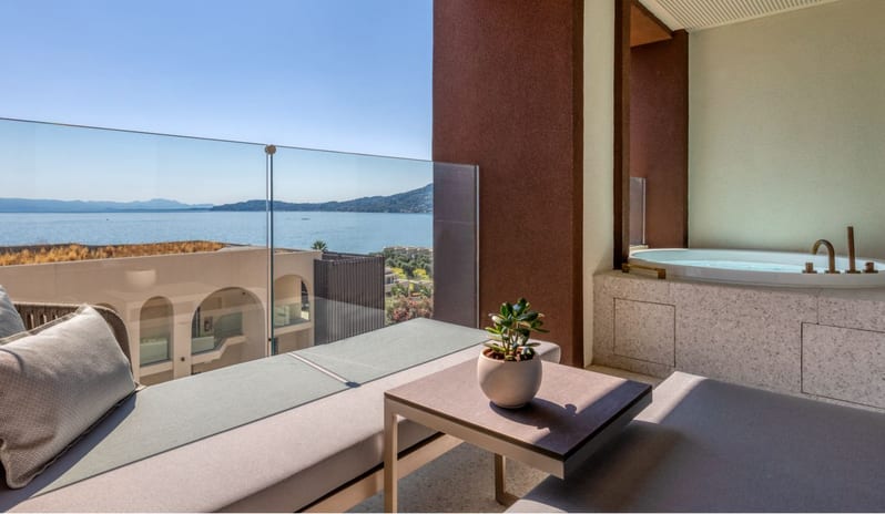 Jade Suite with Outdoor Jacuzzi