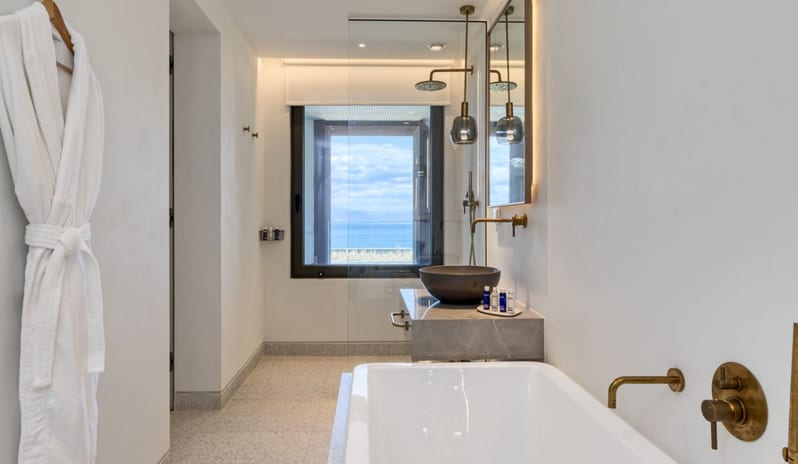 Opal Suite Sea View with Outdoor Jacuzzi