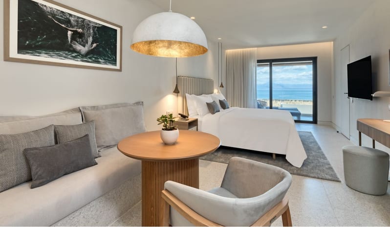 Jade Suite with Outdoor Jacuzzi