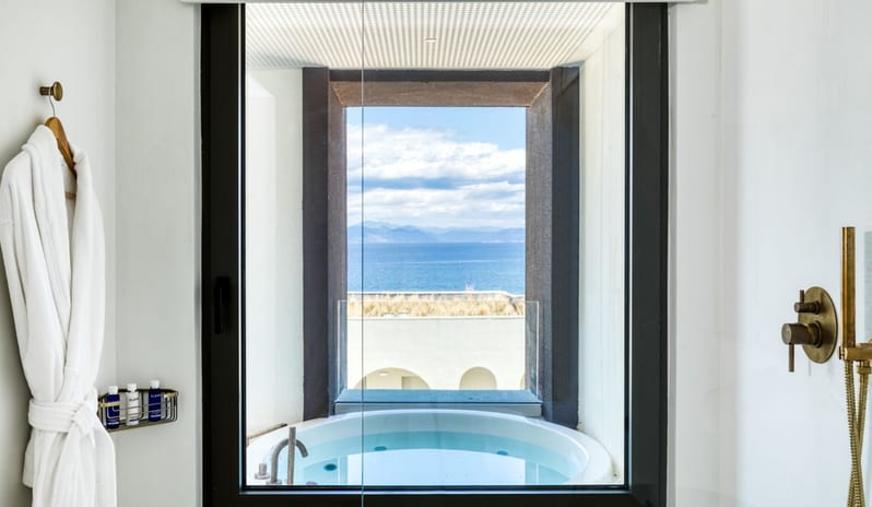 Jade Suite with Outdoor Jacuzzi